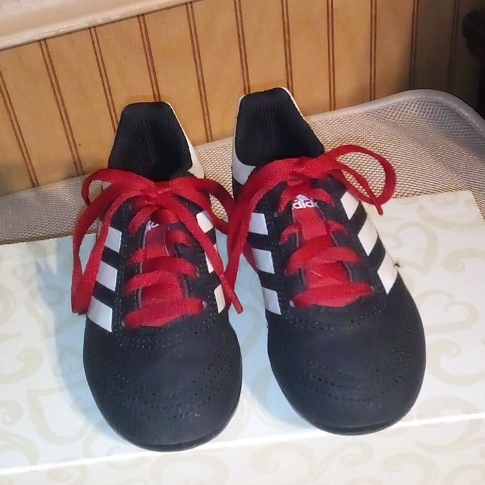 Adidas Unisex Kids Cleats Size 10K..Black, Red, and White... Goes w/ any uniform